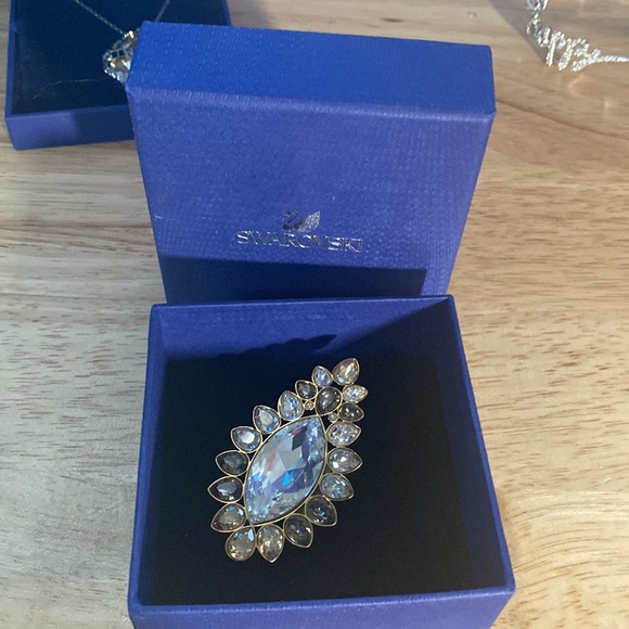 Swarovski brooch - Picture 2 of 5